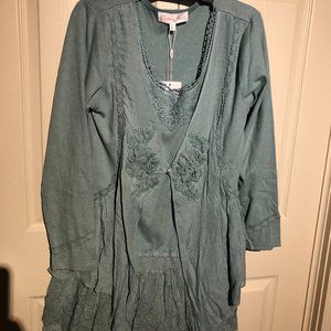 Pretty Angel Layered tunic top accent ruffle at hem Aqua color Size L
